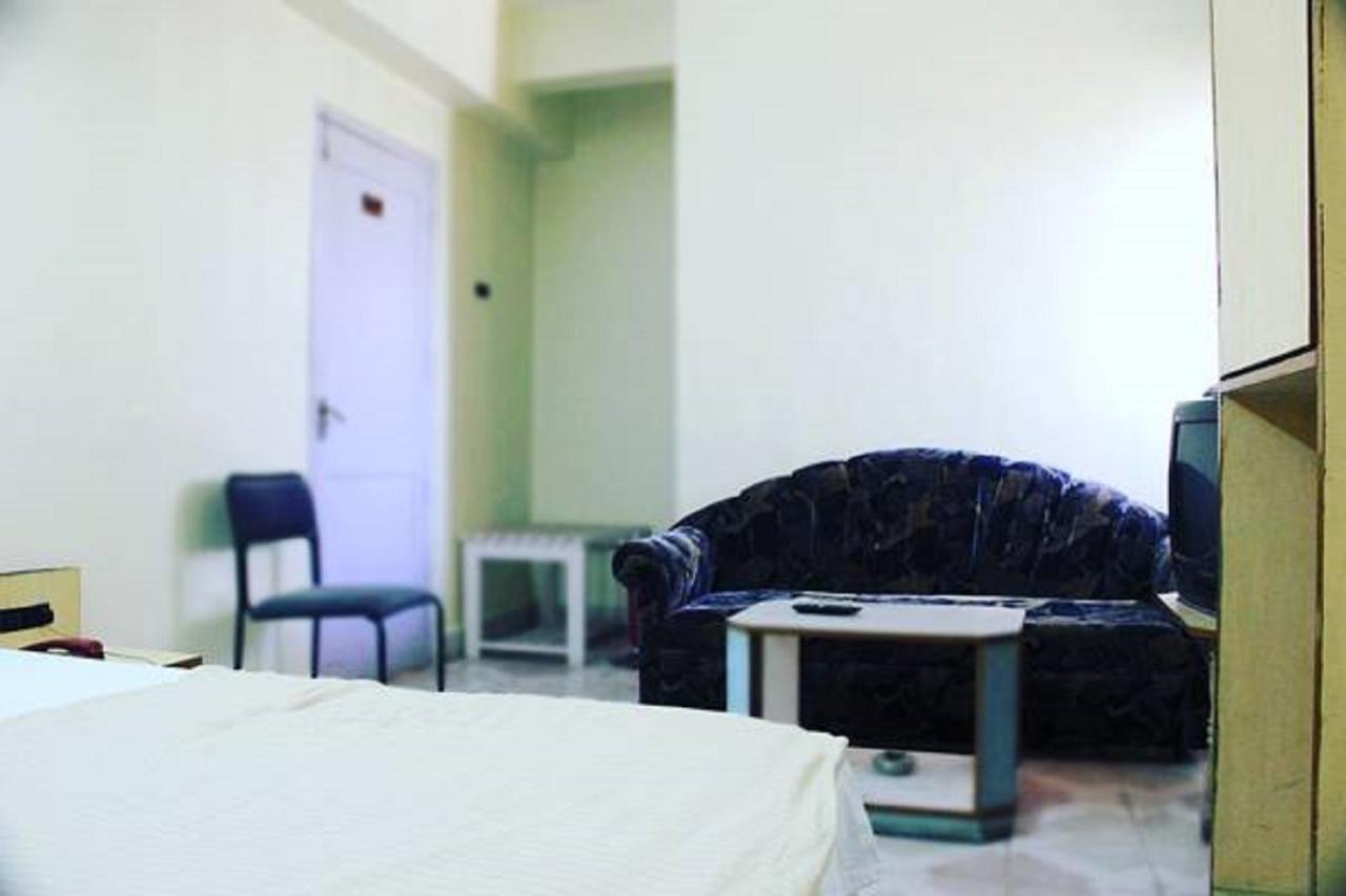 Hotel Vishwamitra Lātūr Esterno foto